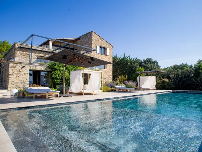 Superbe villa contemporaine à Gordes
