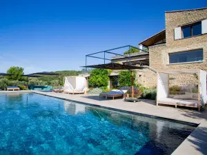 Superbe villa contemporaine à Gordes