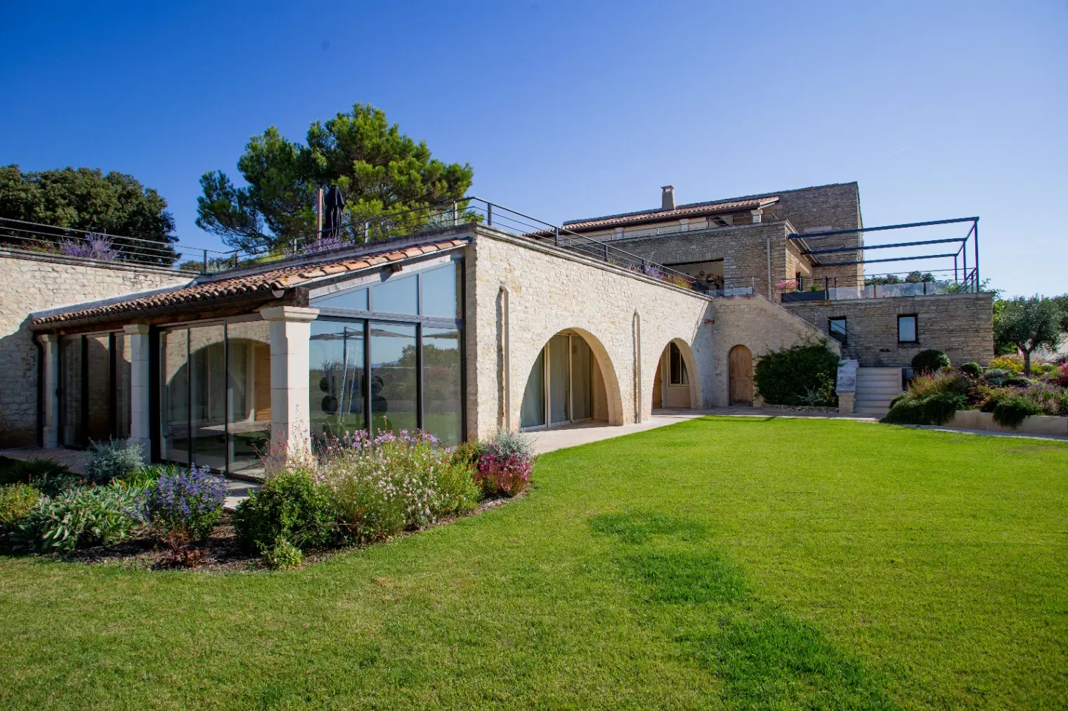 Superbe villa contemporaine à Gordes