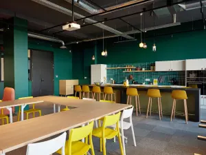 Unique Event Venue in Labège: Seminar Rooms, Rooftop & Recording Studio