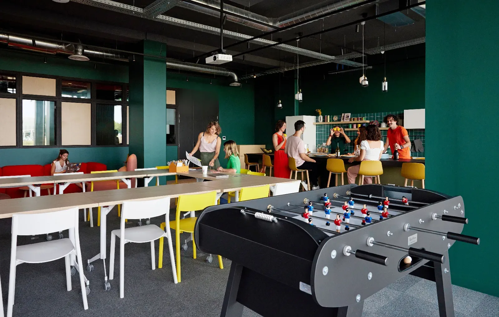 Unique Event Venue in Labège: Seminar Rooms, Rooftop & Recording Studio