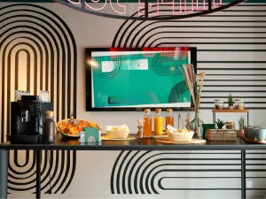 Unique Event Venue in Labège: Seminar Rooms, Rooftop & Recording Studio