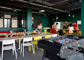 Unique Event Venue in Labège: Seminar Rooms, Rooftop & Recording Studio