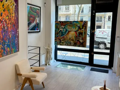 30m² Prime Retail Space in Paris 7th Arrondissement