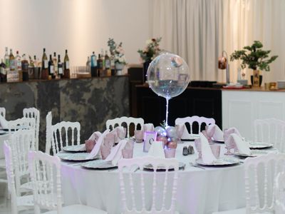 Reception room for a chic, polished ambience