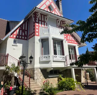 Event House with Garden in Gournay-sur-Marne