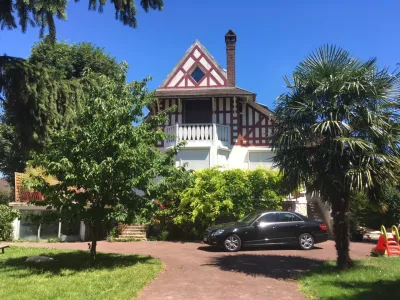 Event House with Garden in Gournay-sur-Marne