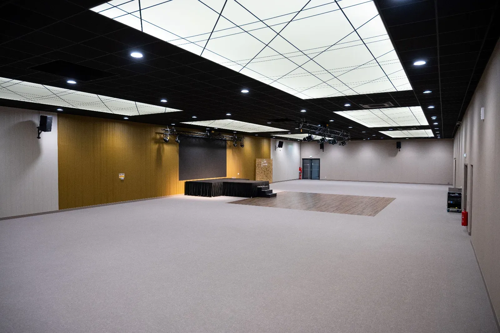 A bright, well-equipped multi-purpose hall for all types of events