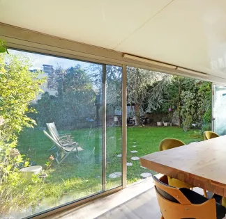 Flat with large garden just outside Paris