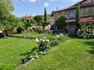 Private Garden Venue with Pool for Events in Saint-Germain-au-Mont-d'Or