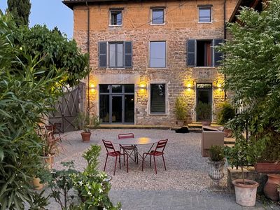 Private Garden Venue with Pool for Events in Saint-Germain-au-Mont-d'Or