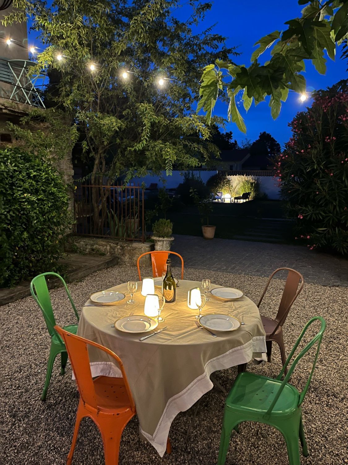 Private Garden Venue with Pool for Events in Saint-Germain-au-Mont-d'Or