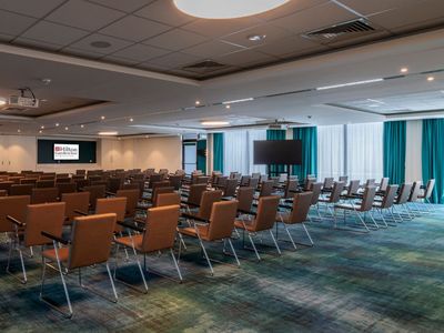 Modern Event Venue in Marseille with Lush Parkland Setting