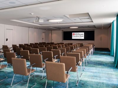 Modern Event Venue in Marseille with Lush Parkland Setting