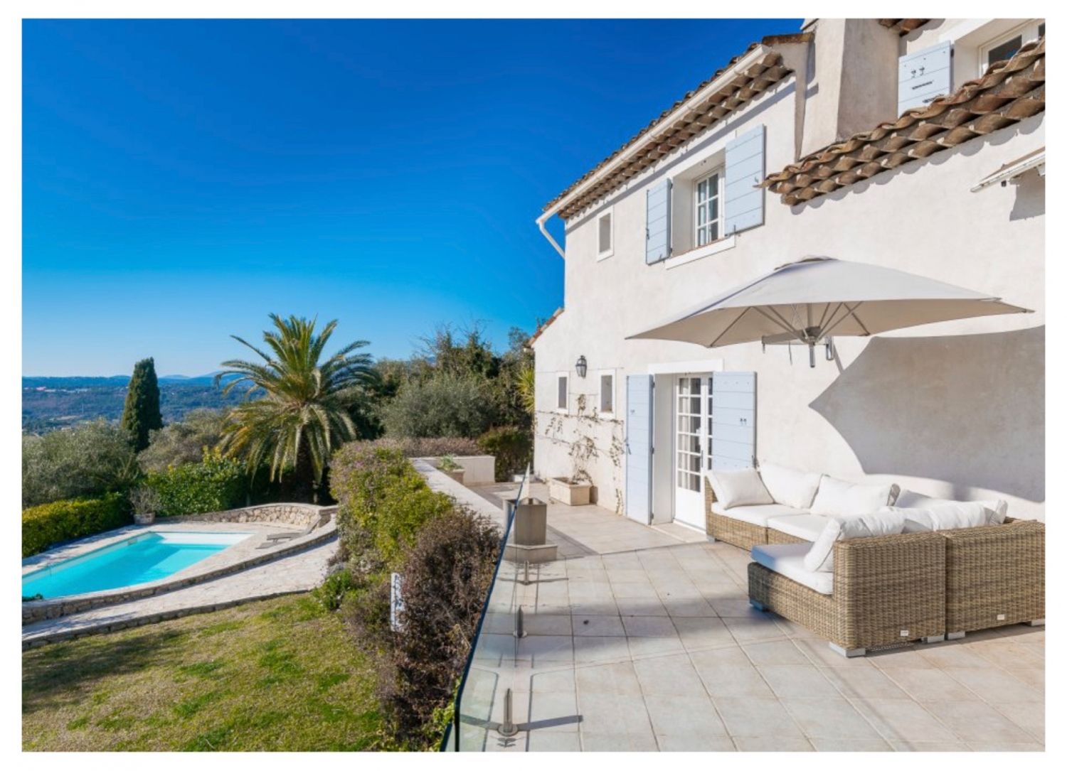Mas provençal rénové avec vue sur la mer et piscine près de Cannes