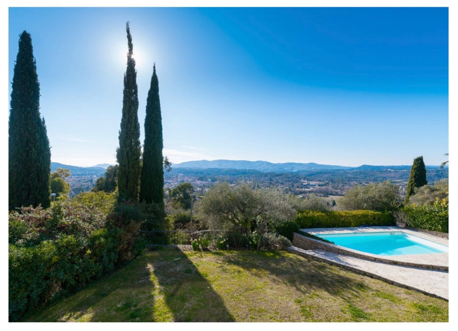 Mas provençal rénové avec vue sur la mer et piscine près de Cannes