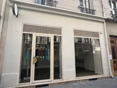 Pop Up Store / Gallery - Paris Le Marais