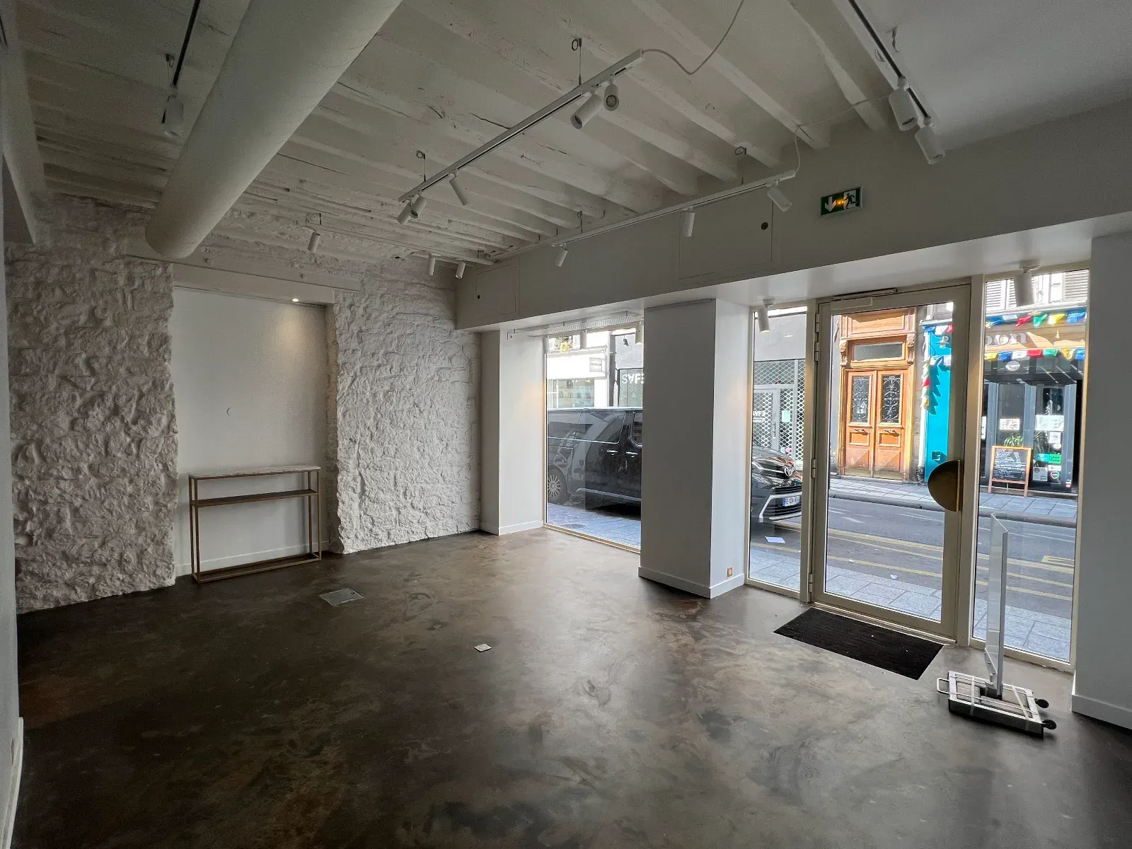Pop Up Store / Gallery - Paris Le Marais