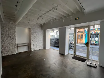 Pop Up Store / Gallery - Paris Le Marais