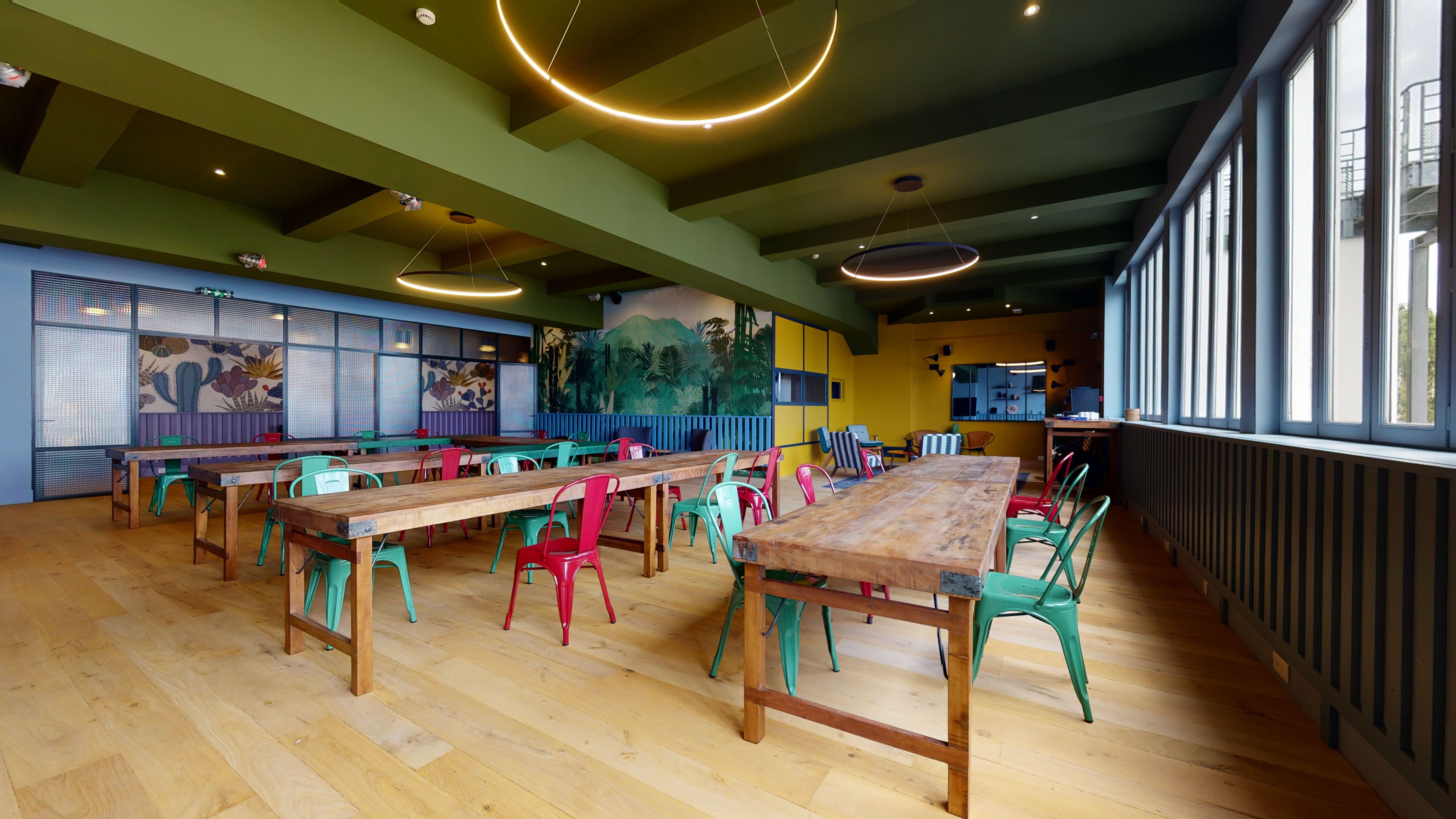 Bright and large space for your meals and meetings