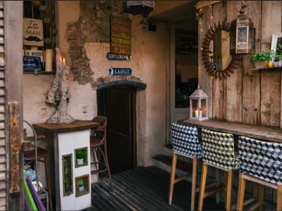 Chic Garden Venue in Cannes for Intimate Events & Dinners