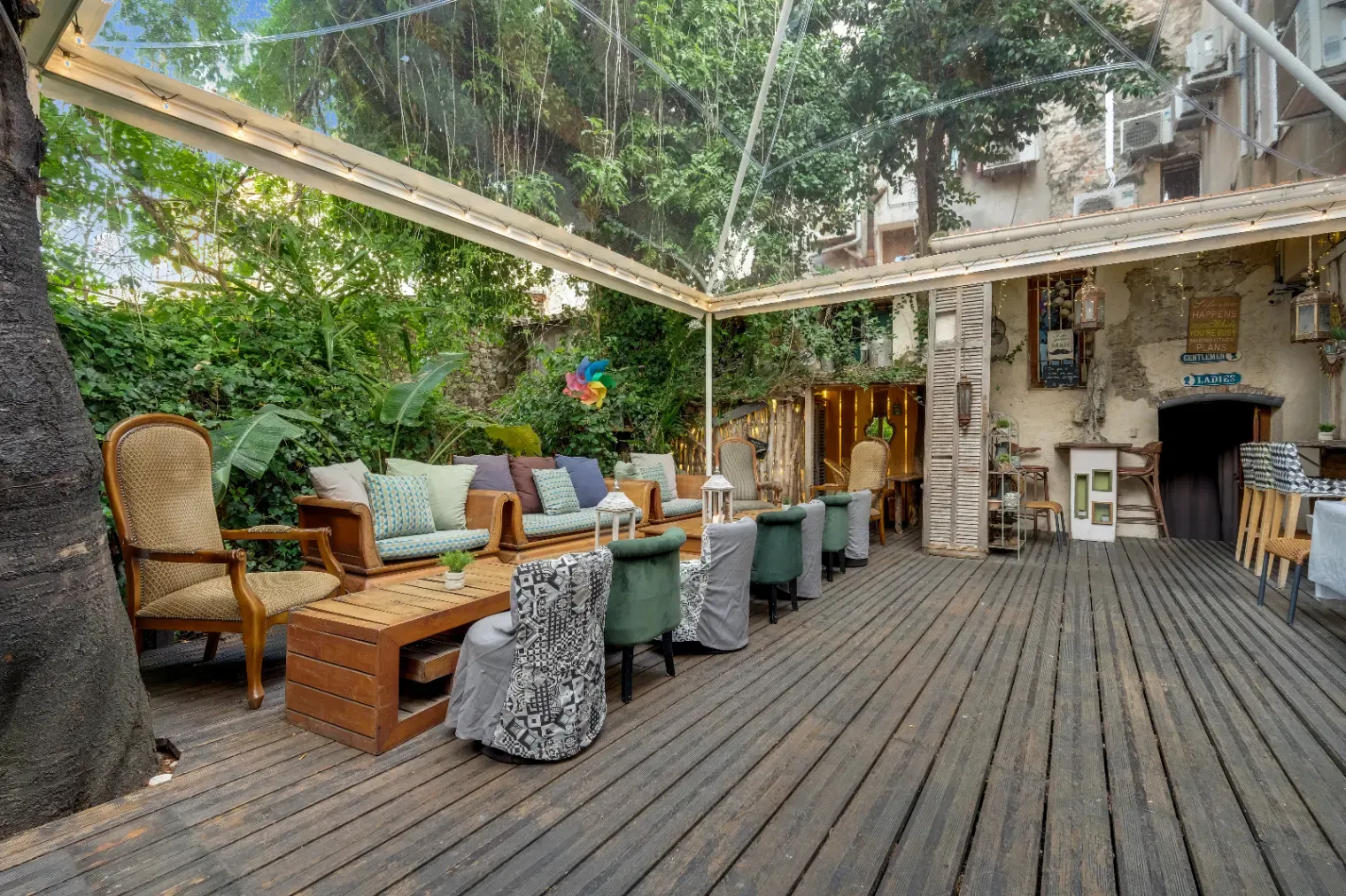 Chic Garden Venue in Cannes for Intimate Events & Dinners