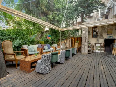 Chic Garden Venue in Cannes for Intimate Events & Dinners