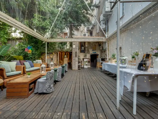 Chic Garden Venue in Cannes for Intimate Events & Dinners