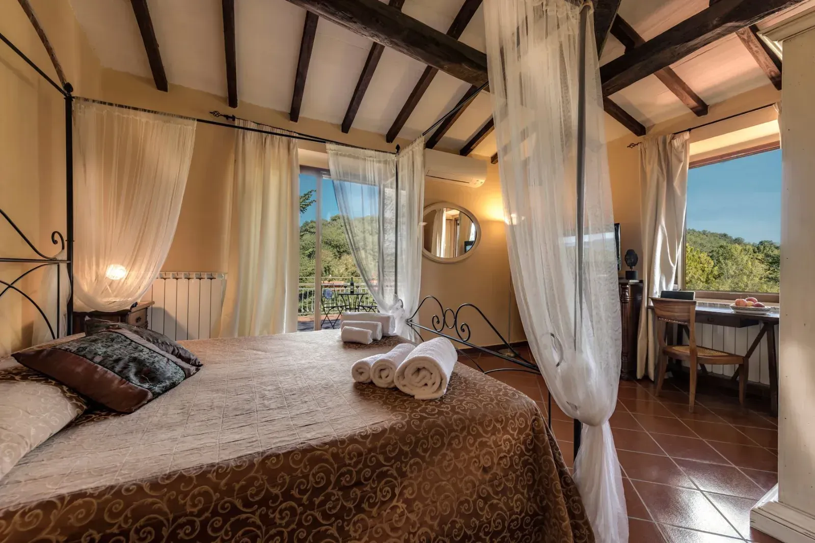 Magnificent 18th century villa in an idyllic setting near Chianti