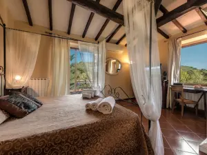 Magnificent 18th century villa in an idyllic setting near Chianti
