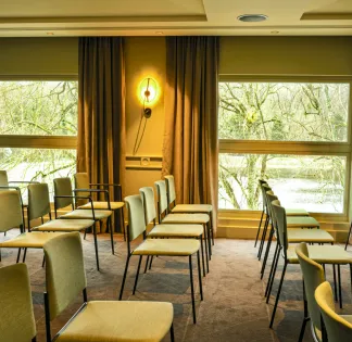 50m² daylight room with a breathtaking view of the famous artist ponds