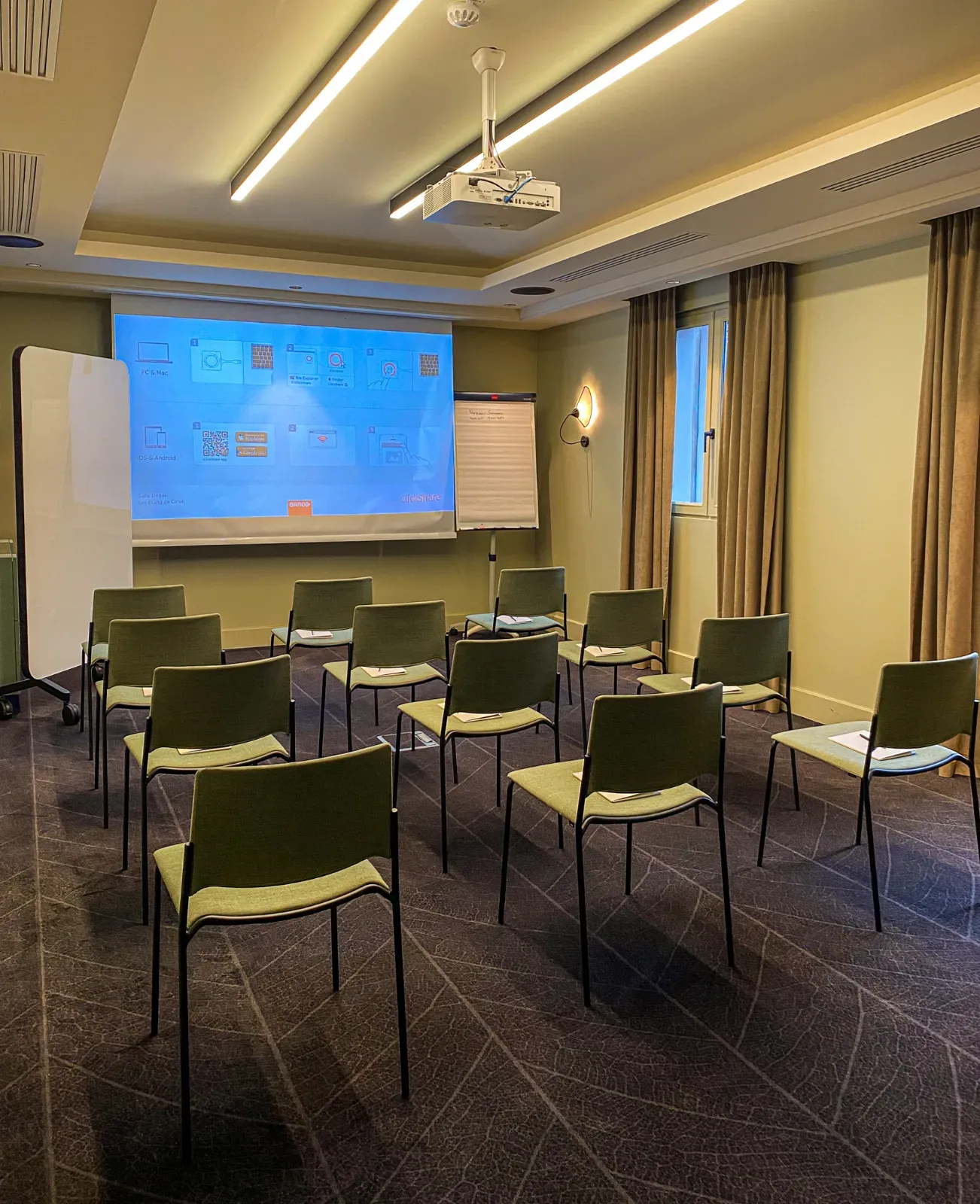 Intimate meeting room 35 m² room