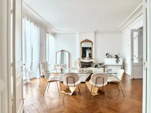 Appartement haussmannien d'exception / luxe