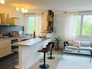 Bright living room with open-plan kitchen