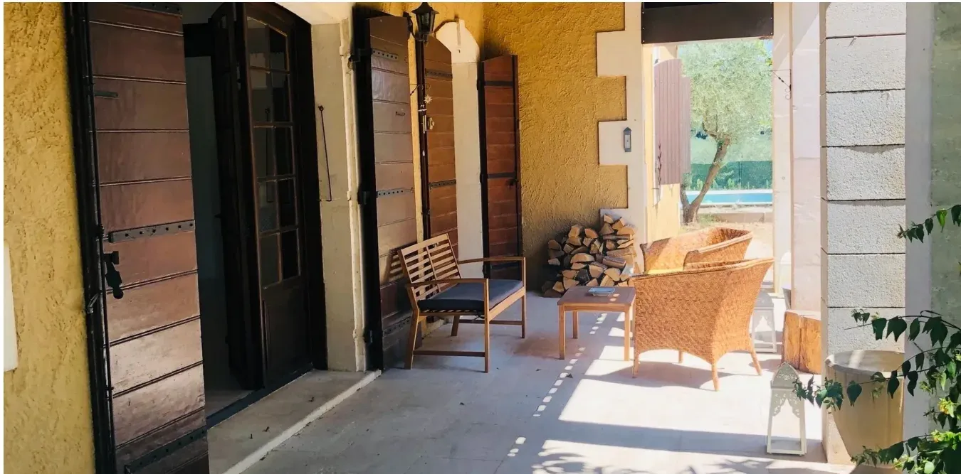 Luxury Provencal villa, a stone's throw from the town centre