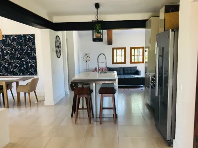 Luxury Provencal villa, a stone's throw from the town centre