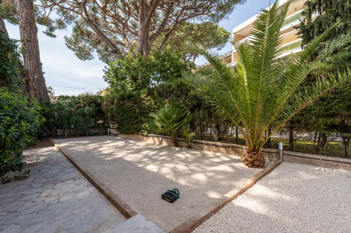 Elegant 6-Bedroom Cannes Villa with Pool, Spa & Terrace
