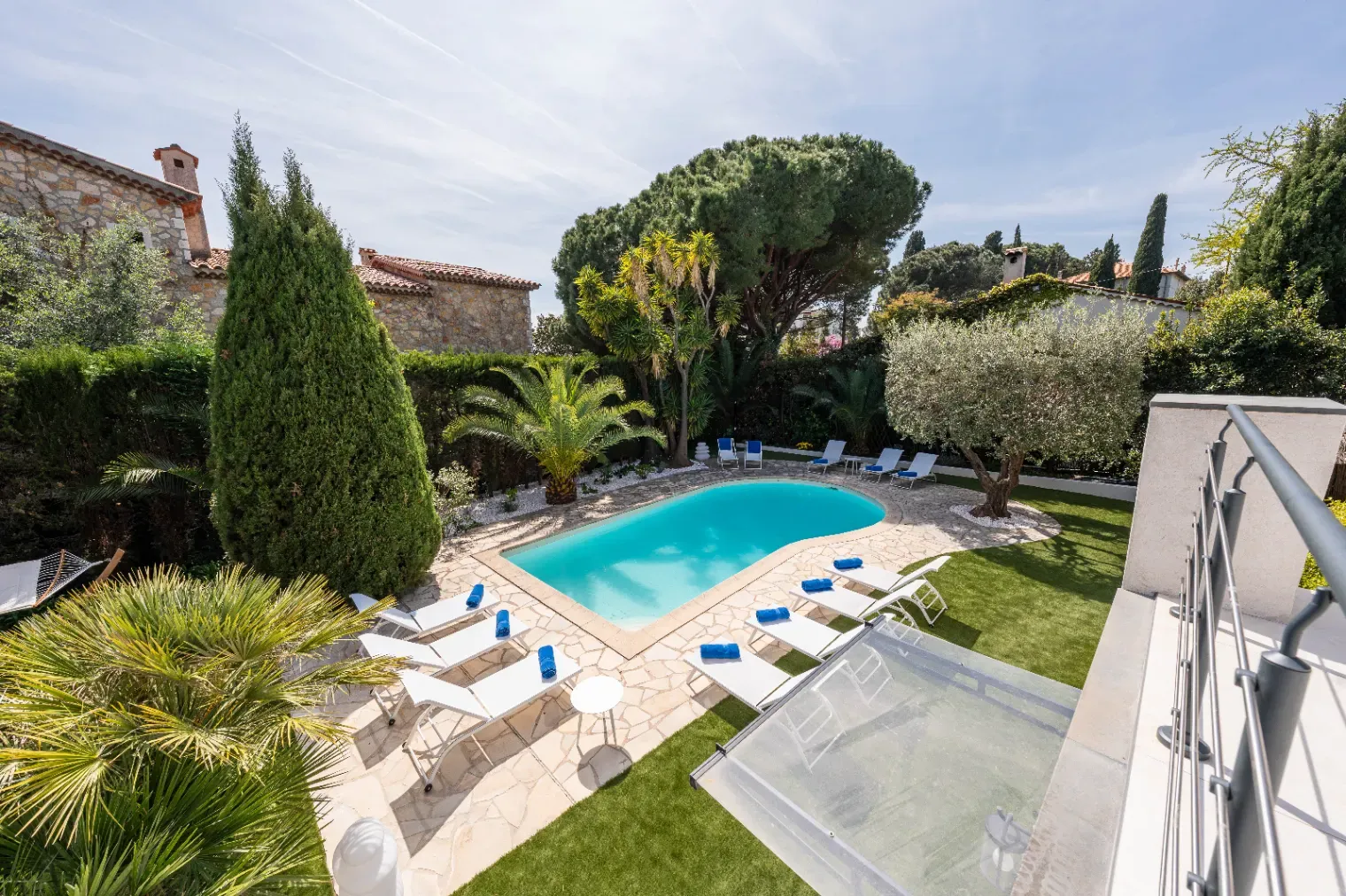 Elegant 6-Bedroom Cannes Villa with Pool, Spa & Terrace