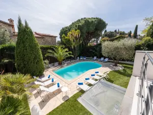 Elegant 6-Bedroom Cannes Villa with Pool, Spa & Terrace
