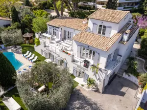 Elegant 6-Bedroom Cannes Villa with Pool, Spa & Terrace
