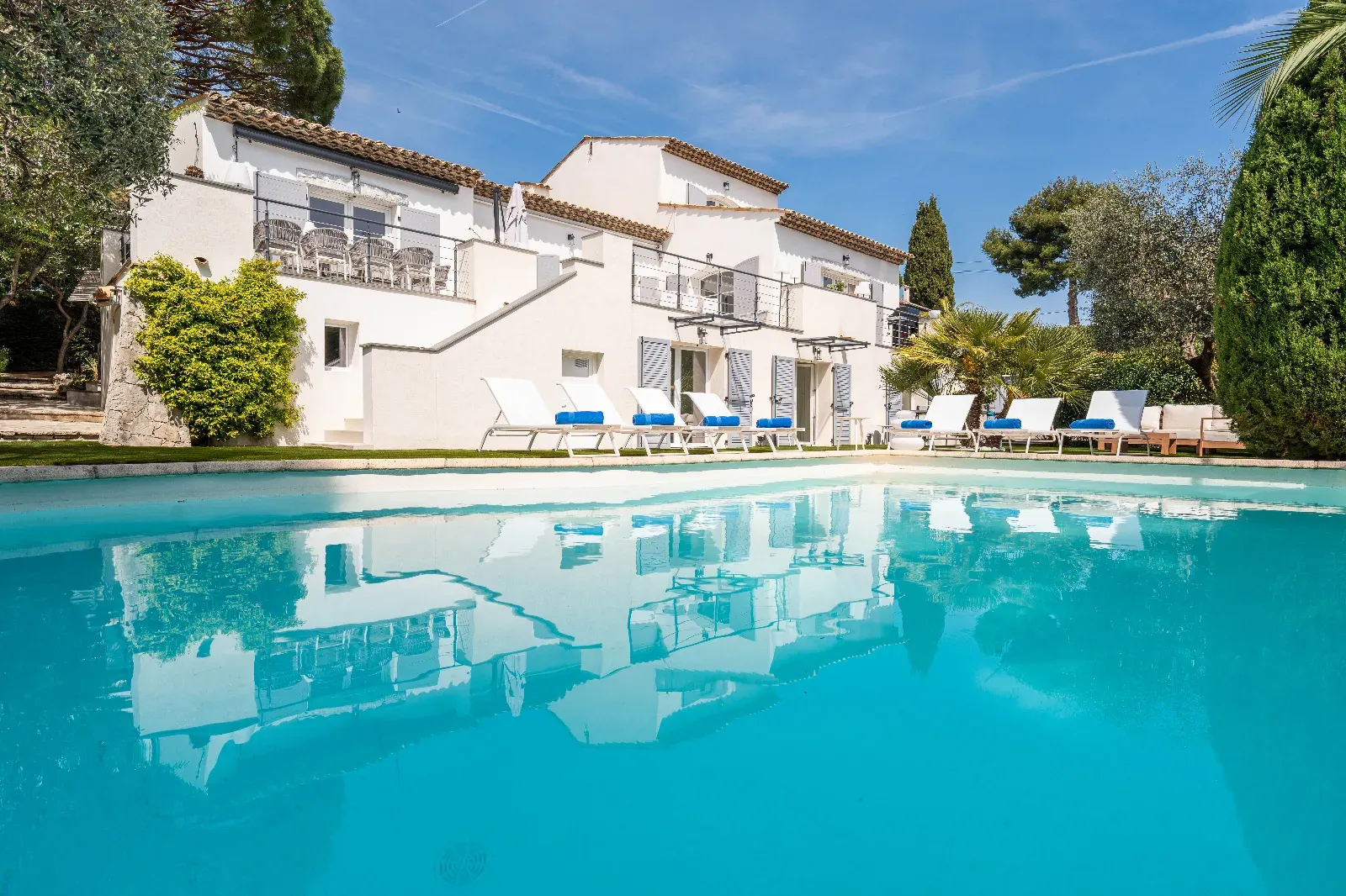 Elegant 6-Bedroom Cannes Villa with Pool, Spa & Terrace