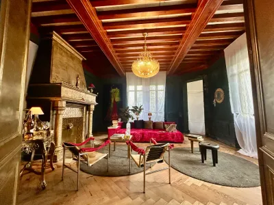 Amazing Château near Bordeaux