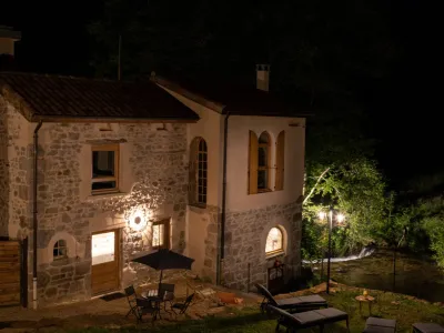 Original reception hall 20 km from St Etienne and 75 km from Lyon