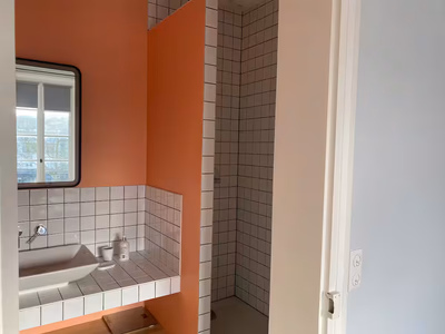 Large classic flat bathed in light