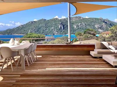 Luxury villa overlooking the bay of Santa Giulia at 180