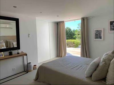 Luxury villa overlooking the bay of Santa Giulia at 180