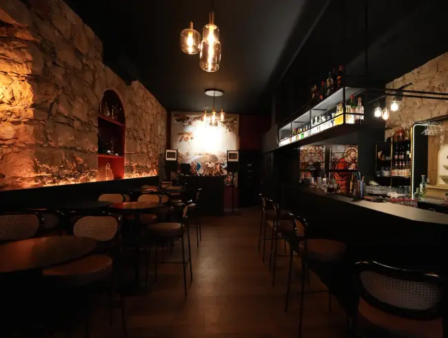 Vintage cocktail bar