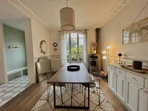 Maison en pierre meulière à 15 min de Paris