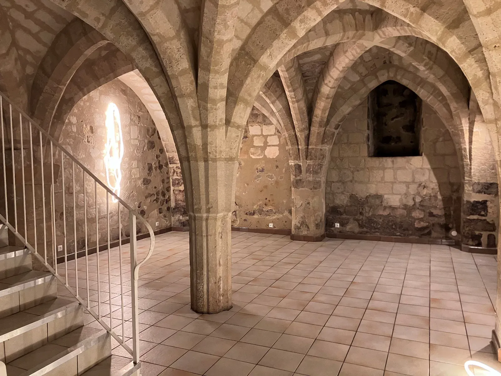 12th century vaulted cellar in the heart of Tours