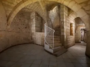 12th century vaulted cellar in the heart of Tours